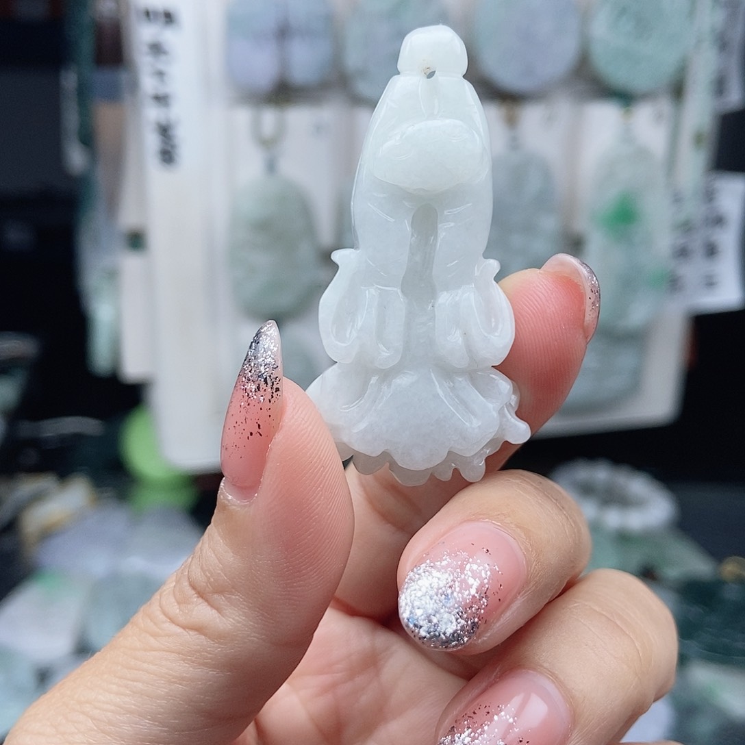 翡翠颈饰未镶嵌翡翠