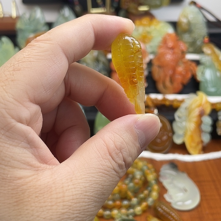 蛇纹石玉未镶嵌挂件