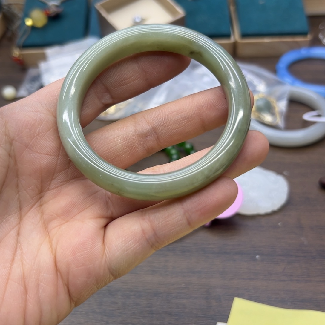 和田玉未镶嵌手镯56.8圈围1557