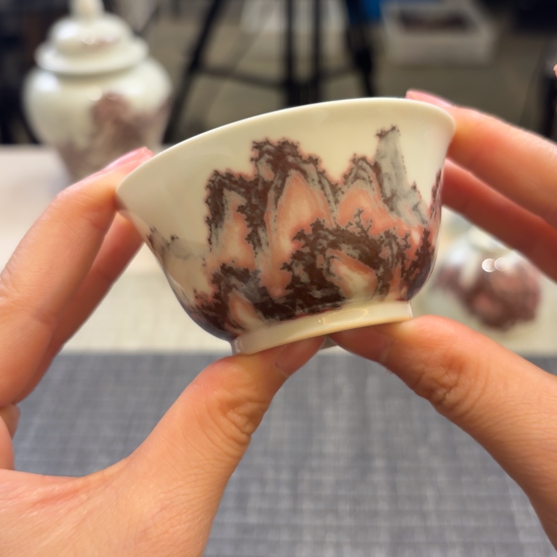 王长根釉里红山水若深杯