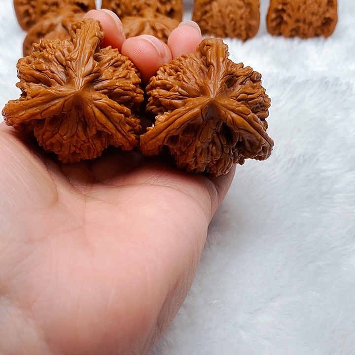 旺***哥文玩核桃吊坠三棱