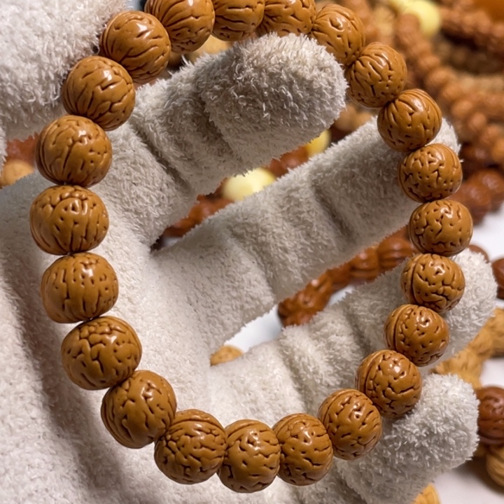 张***辰桃核吊坠桃核手串