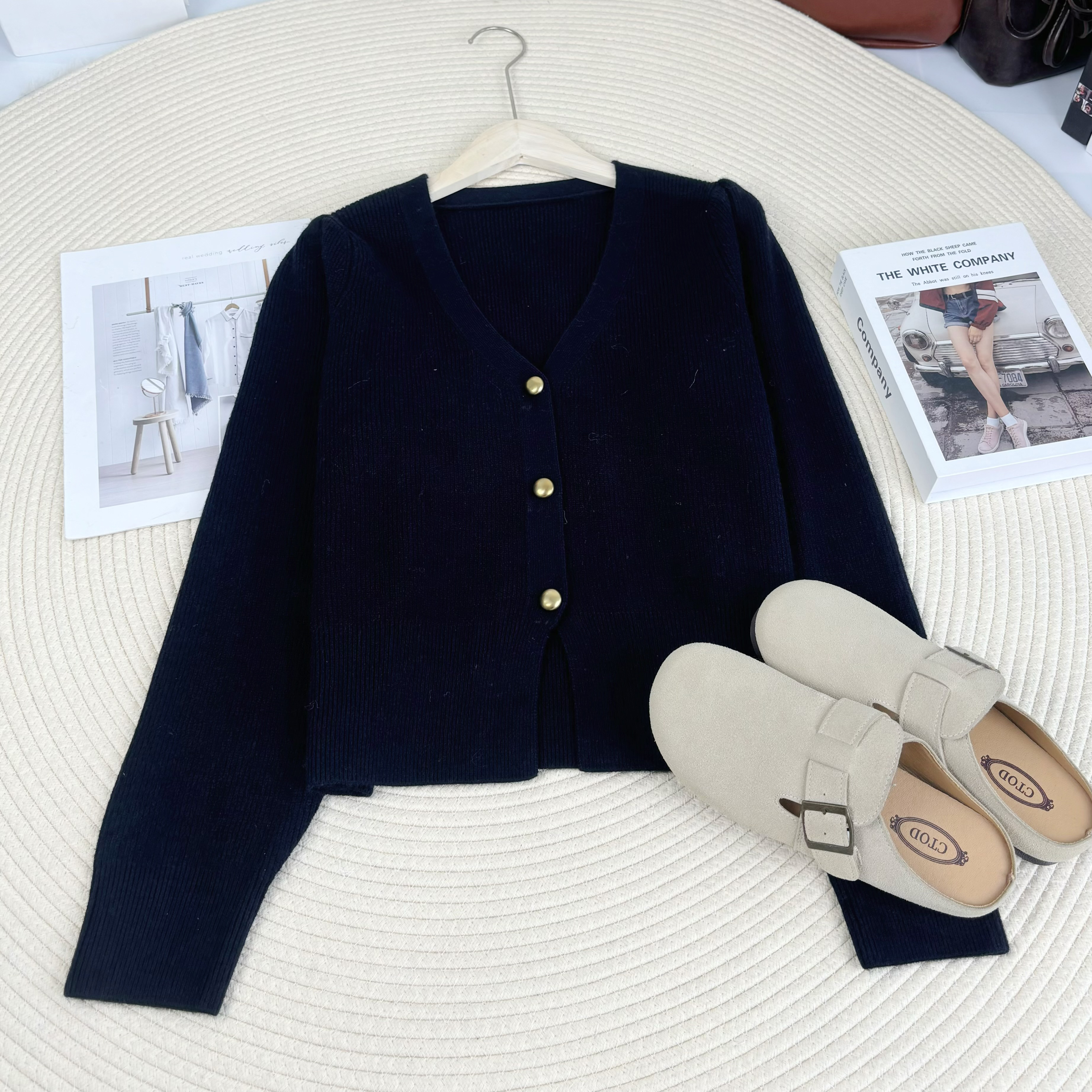 玲姐定制-V领纯色温柔气质外套女上衣百搭泡泡袖针织开衫372733