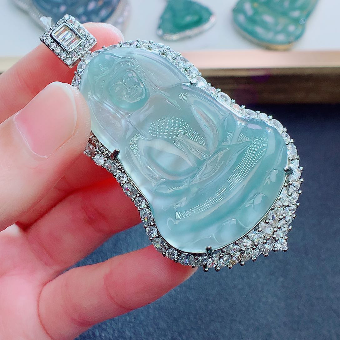 翡翠颈饰未镶嵌翡翠