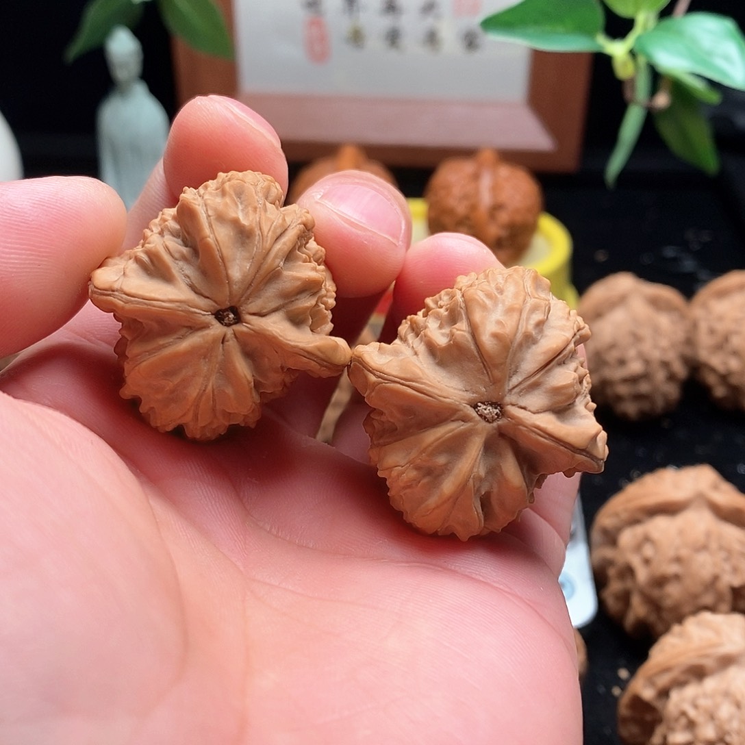 文玩核桃吊坠马老四35