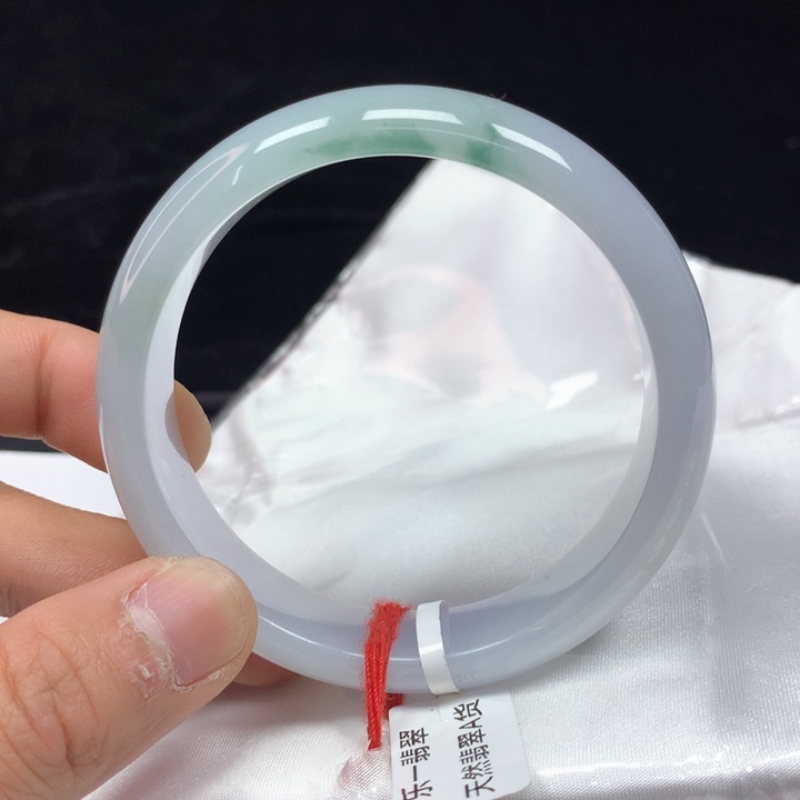 翡翠手镯（圆镯）未镶嵌58