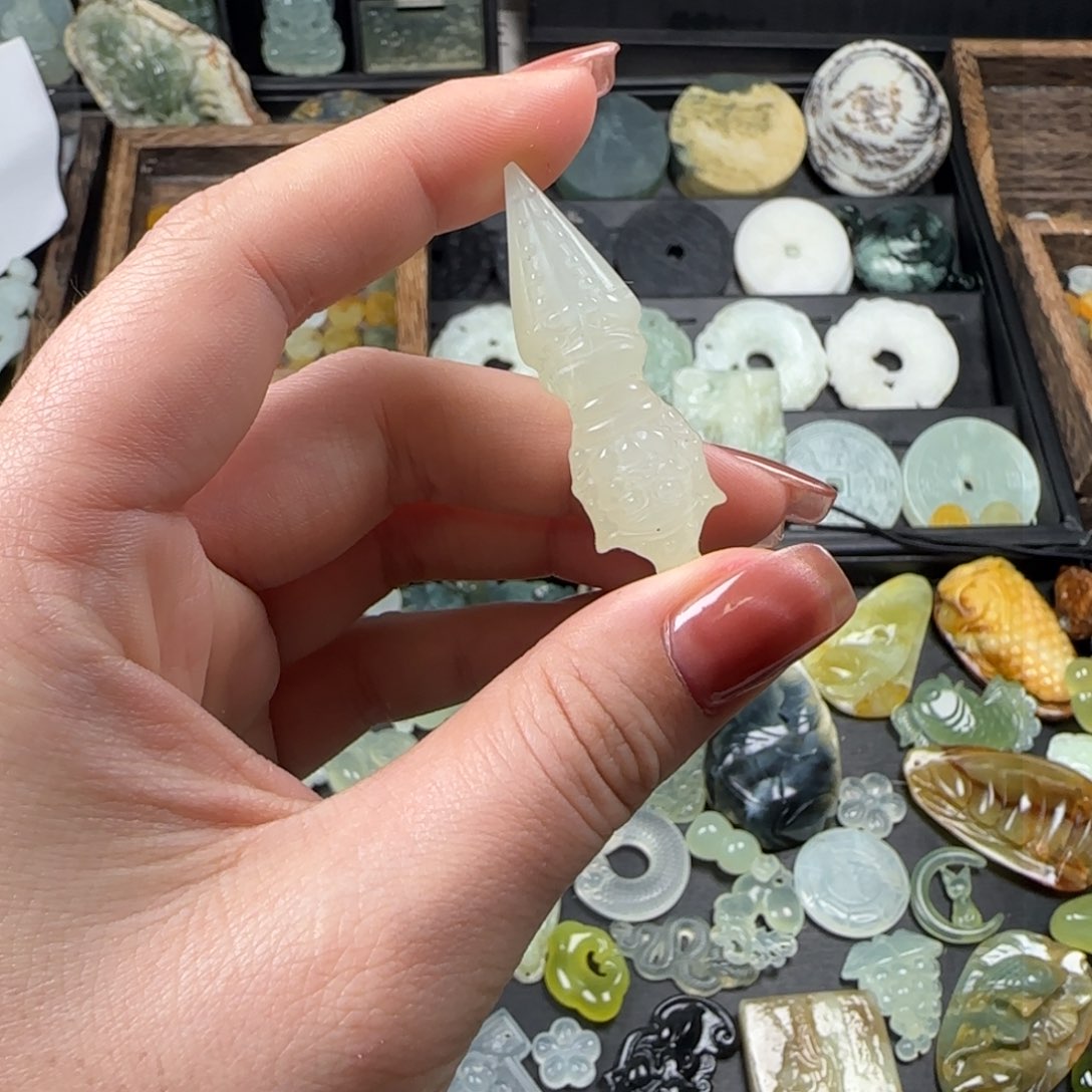 蛇纹石玉发簪未镶嵌降魔杵，瑕疵品