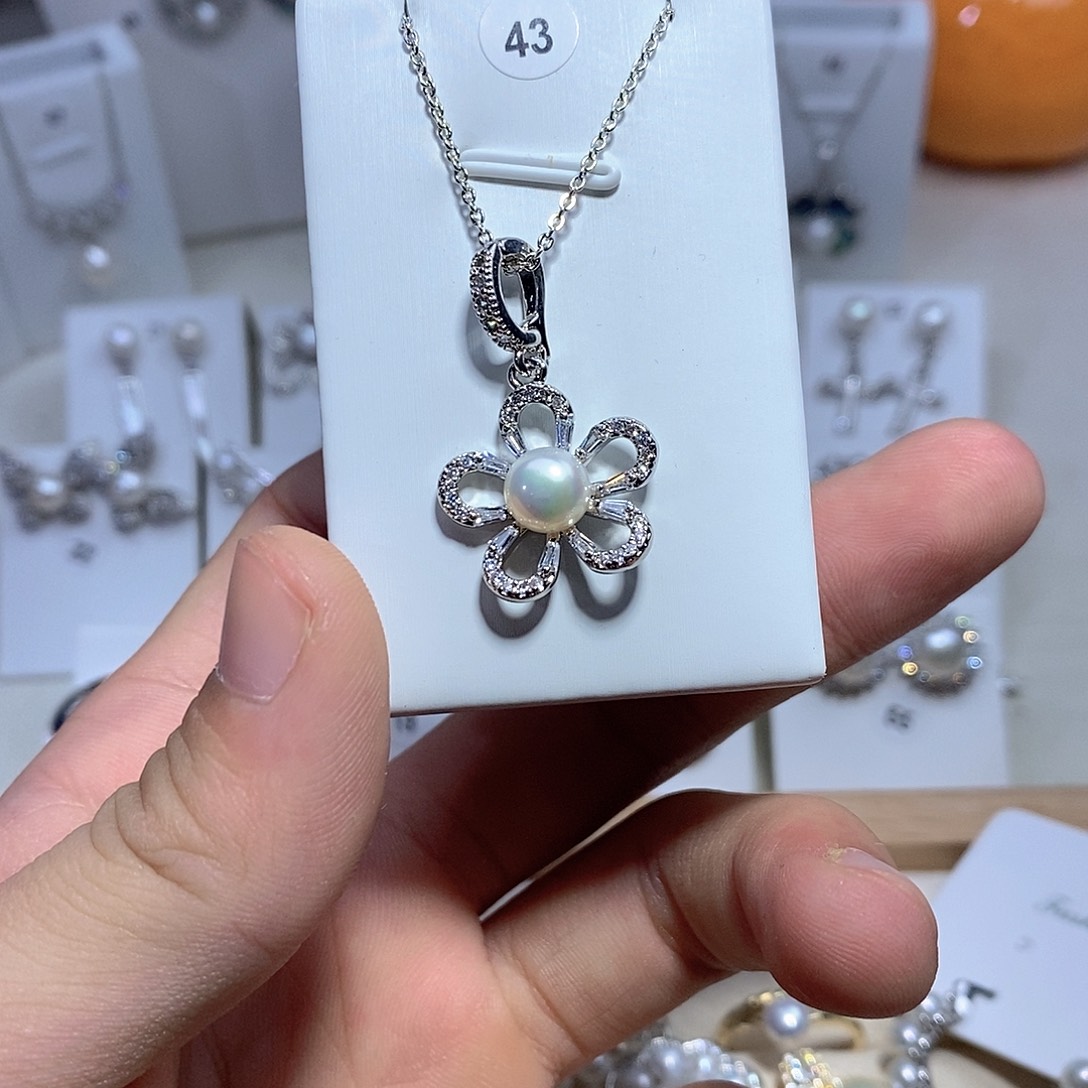 银S925镶嵌耳坠淡水珍珠