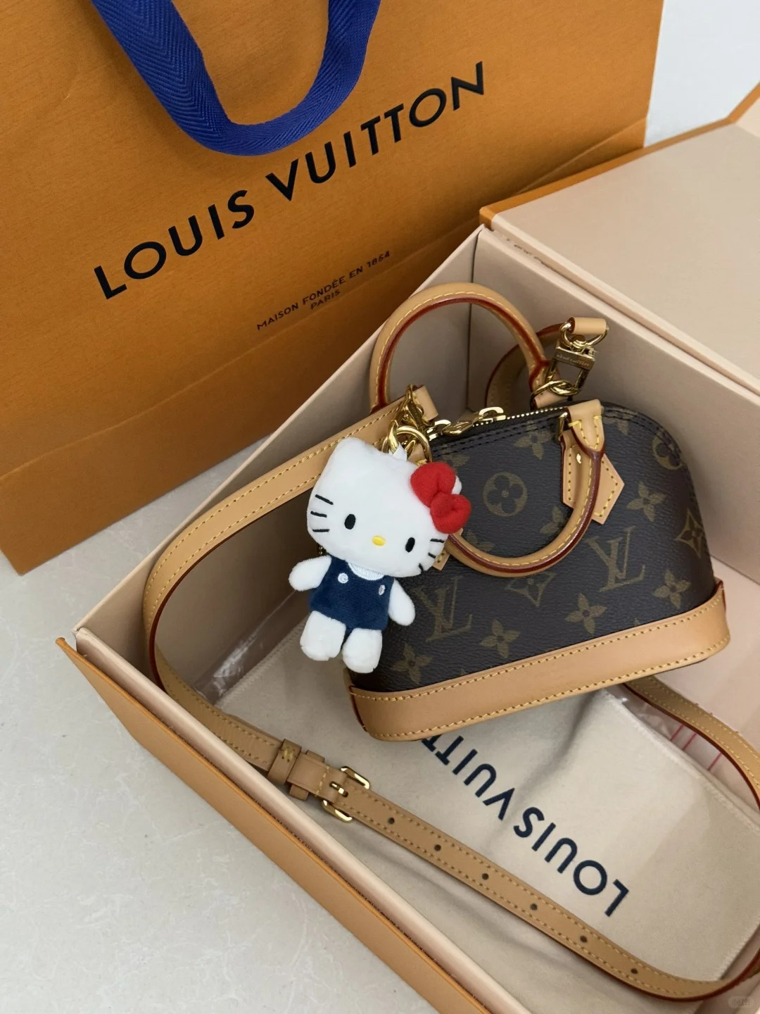 全新未使用 LouisVuitton/路易威登 lv alma nano老花/公价/甄选