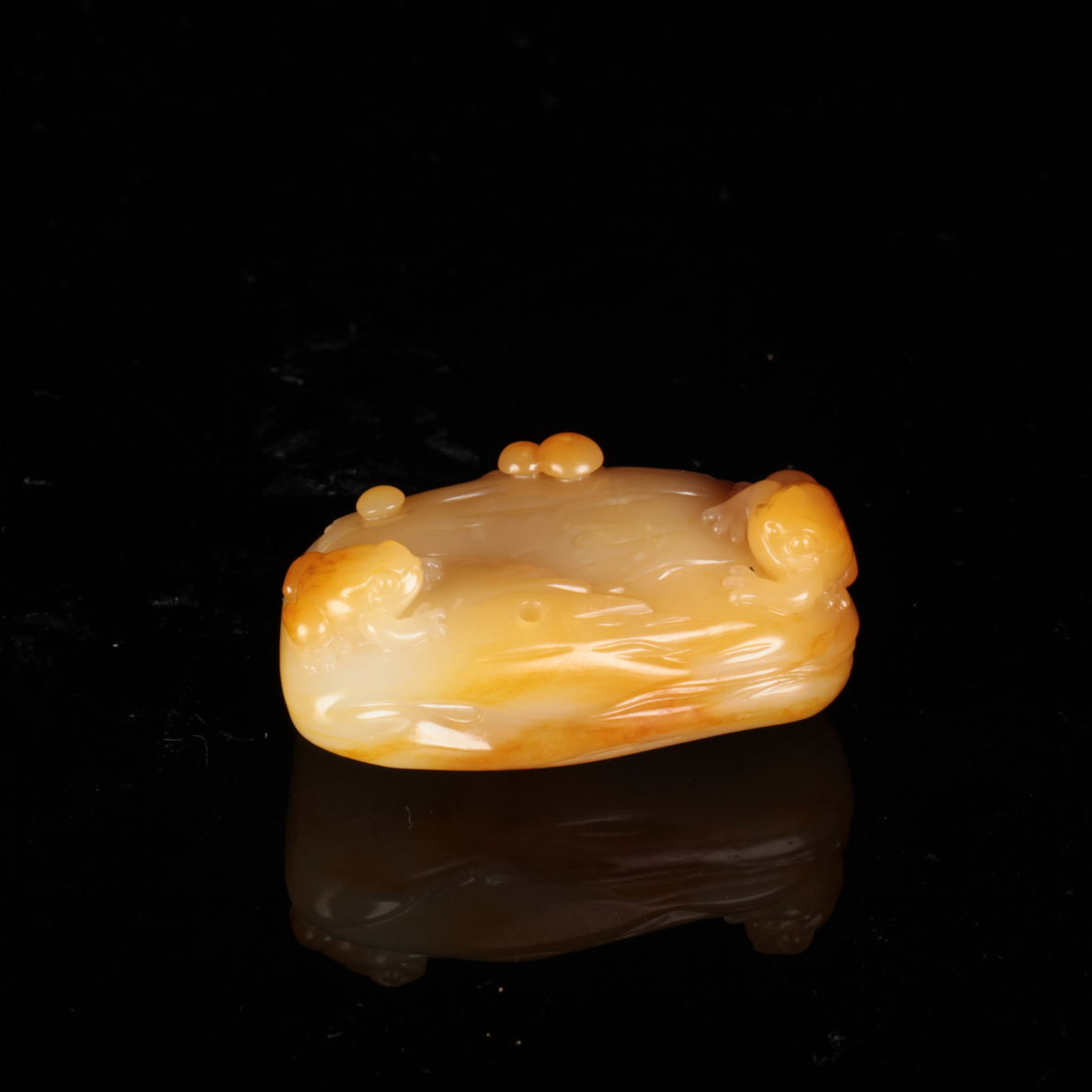 和田玉精雕两小无猜摆件