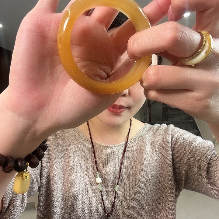 妙****查罗石未镶嵌颈饰