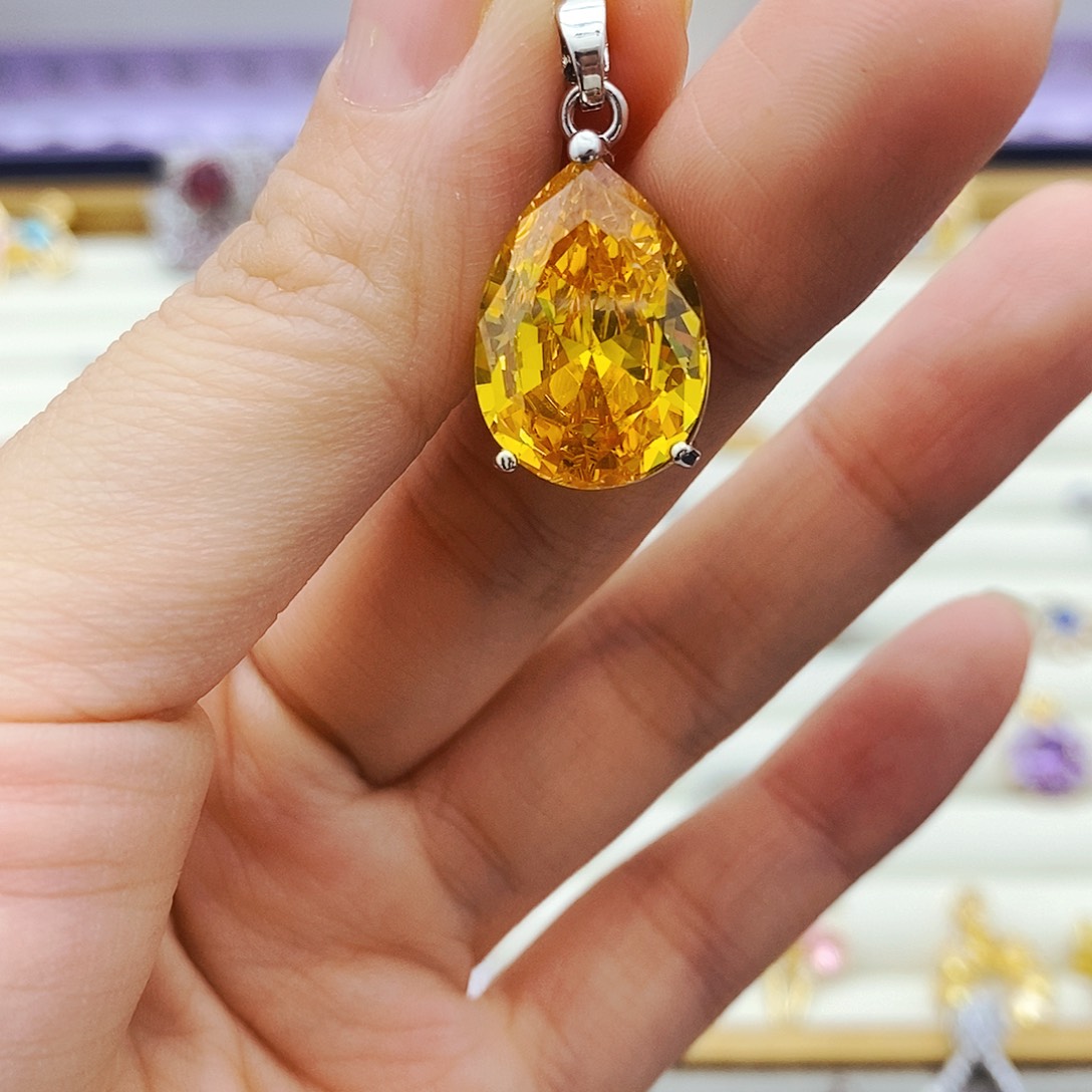 吊坠(赠链)蓝宝石未镶嵌