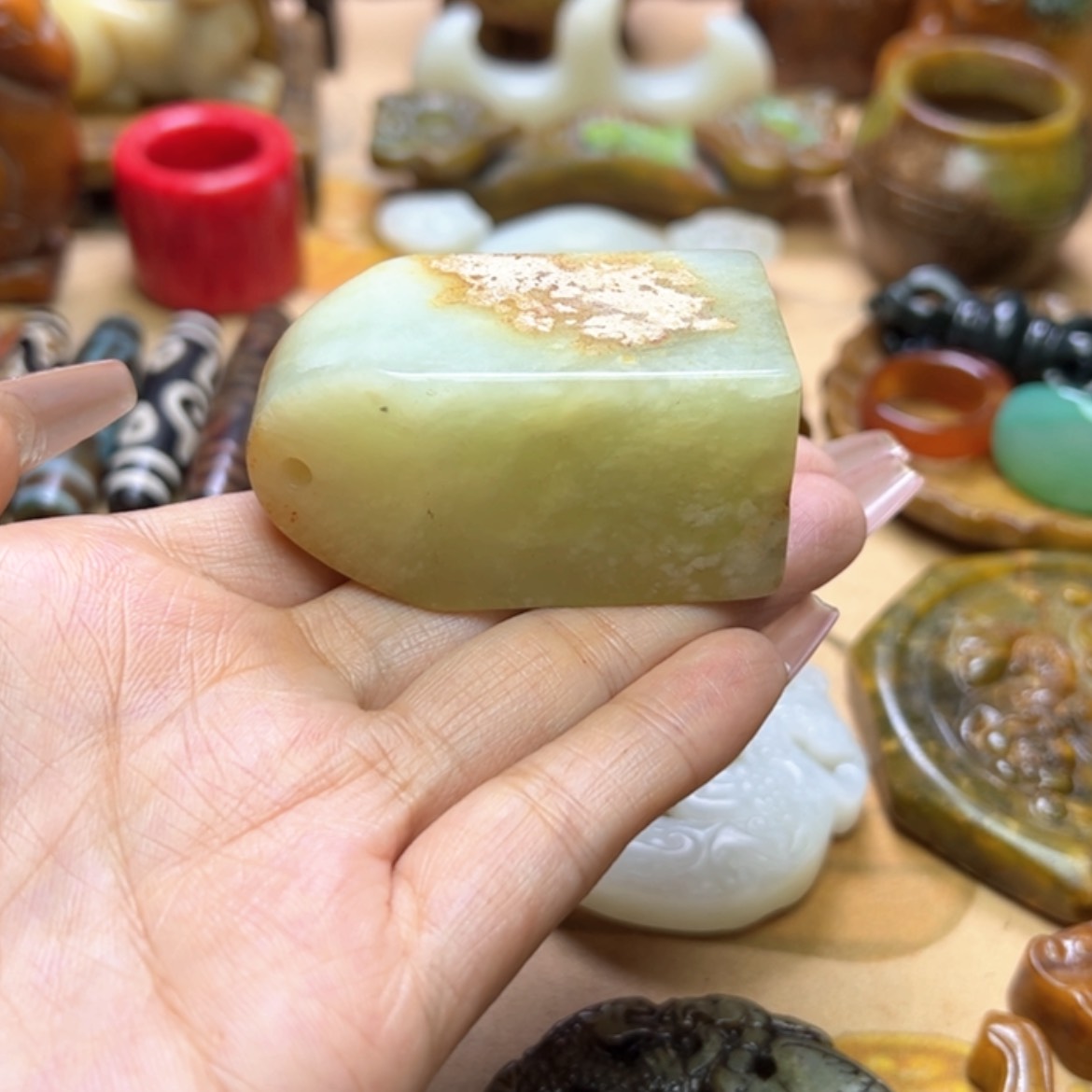 【闪购商品】蛇纹石玉颈饰未镶嵌