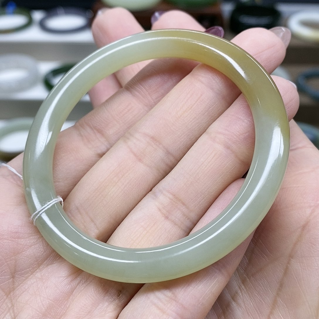 【闪购商品】和田玉手镯未镶嵌