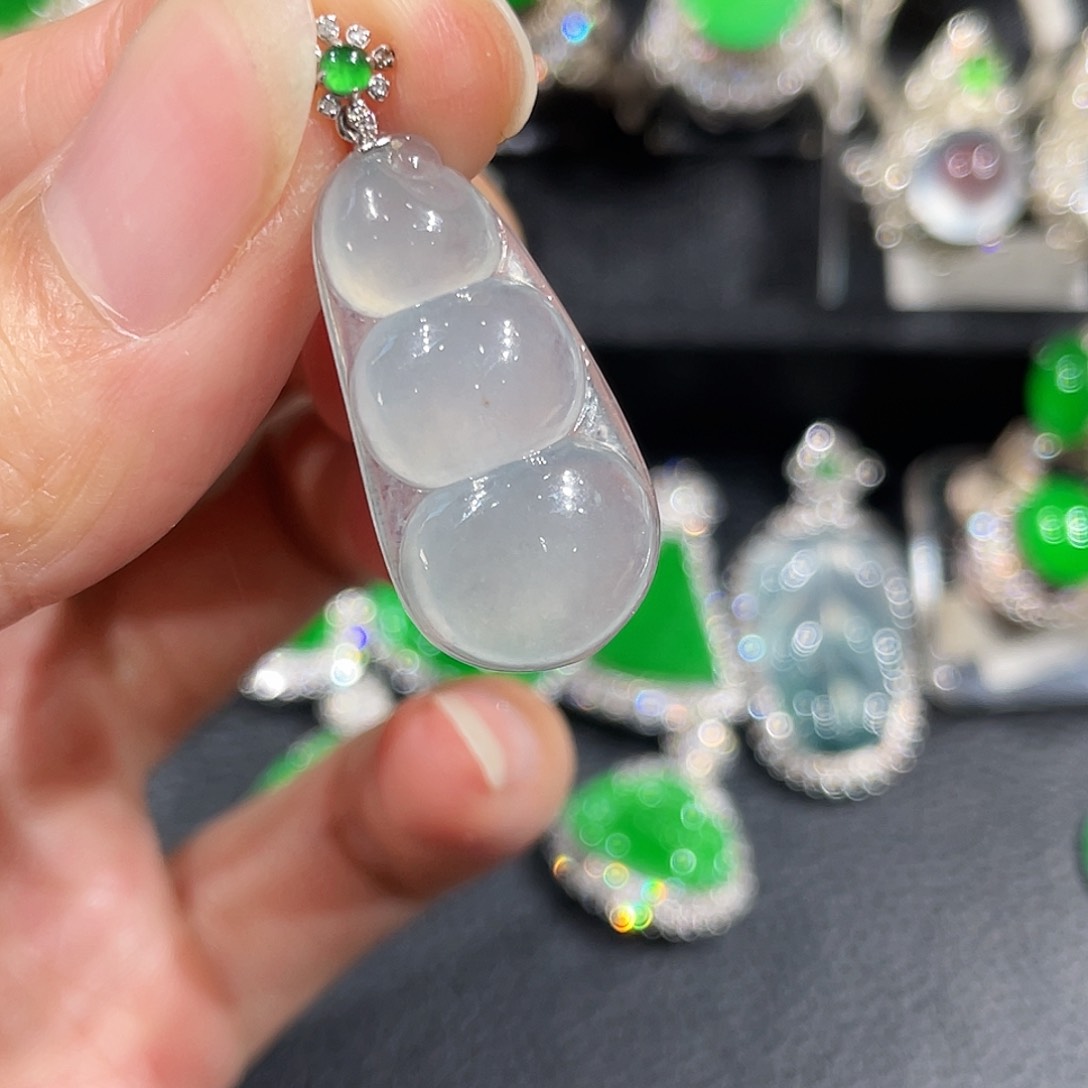 吊坠(不含链)18K金镶嵌翡翠