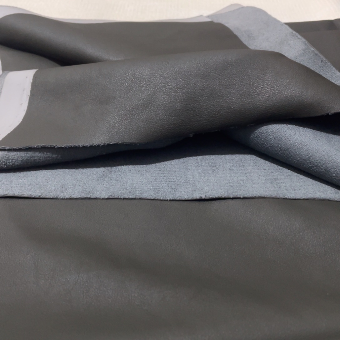 军绿麂皮底1米。    