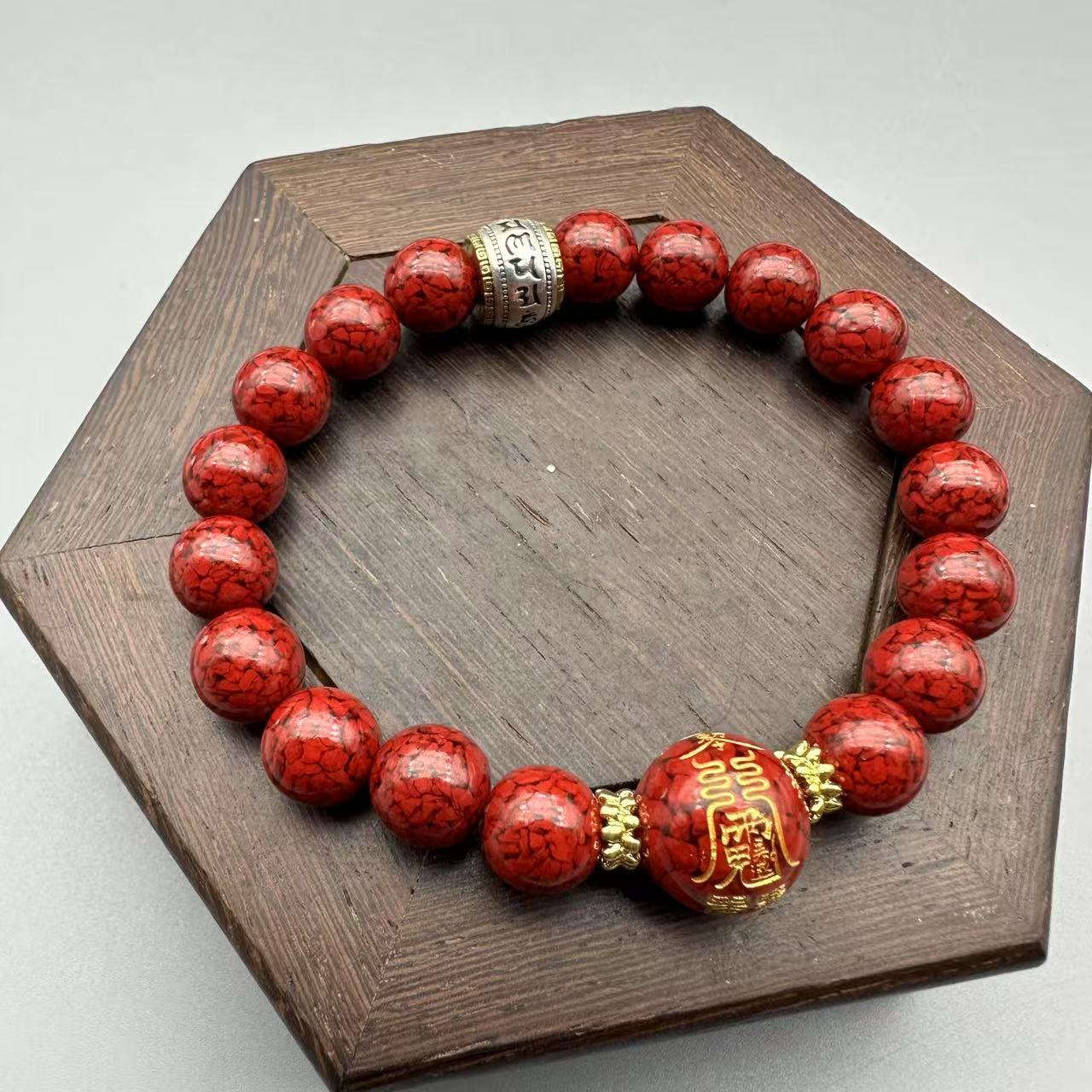 含辰砂工艺品JT261-晶体10mm配雕刻圆珠设计款单圈手串