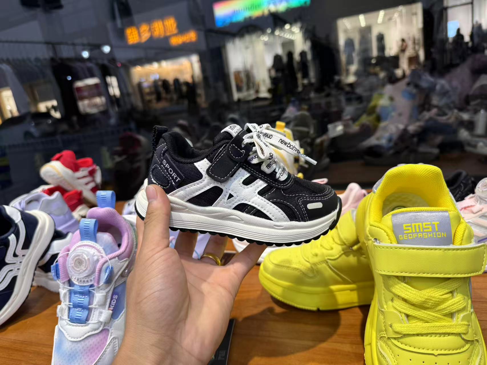 秋季新品 儿童高品质超轻低运动童鞋018A