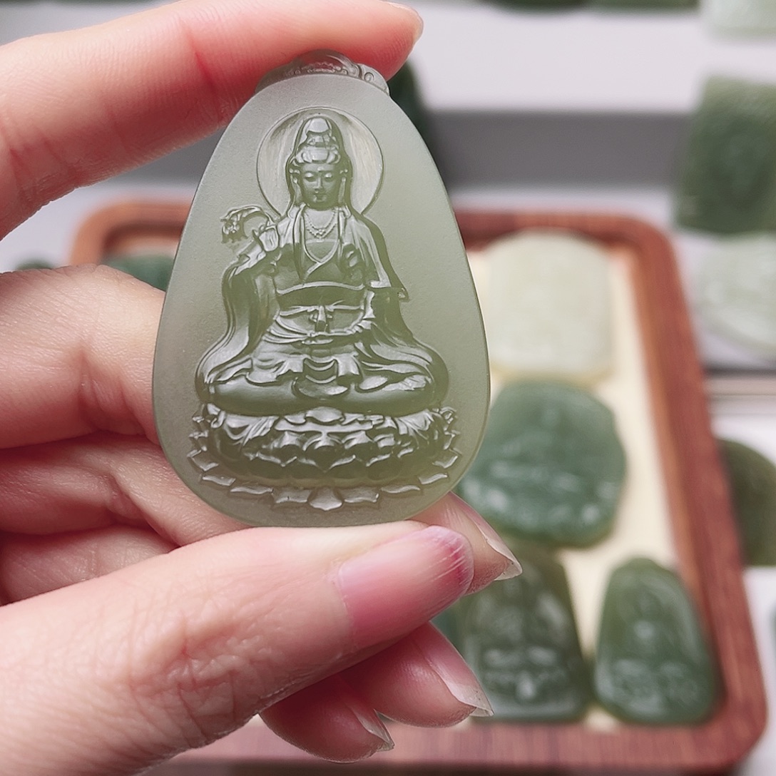 昌***和田玉未镶嵌颈饰