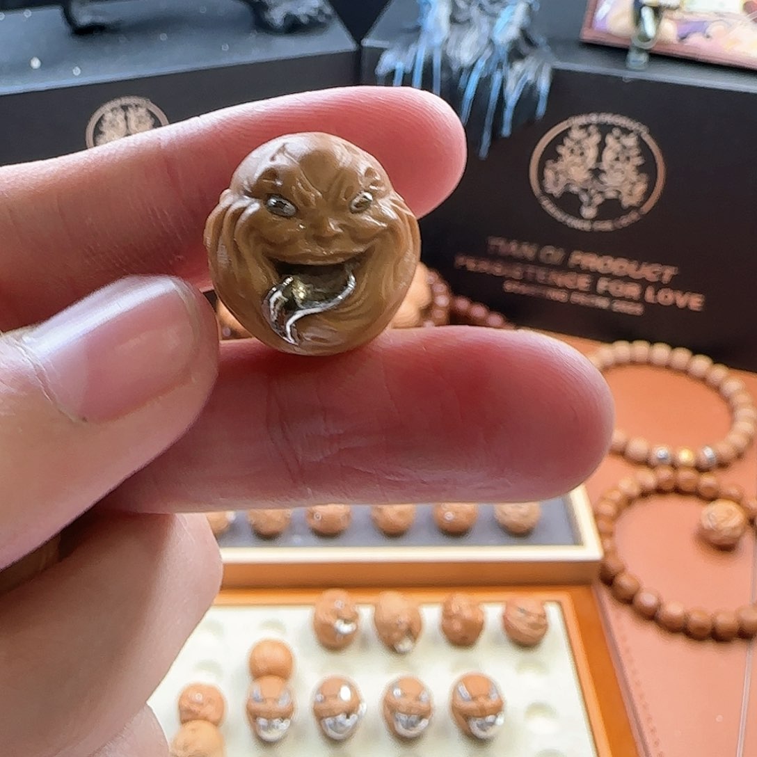 猴头核桃吊坠樂*.19➕银舔僧