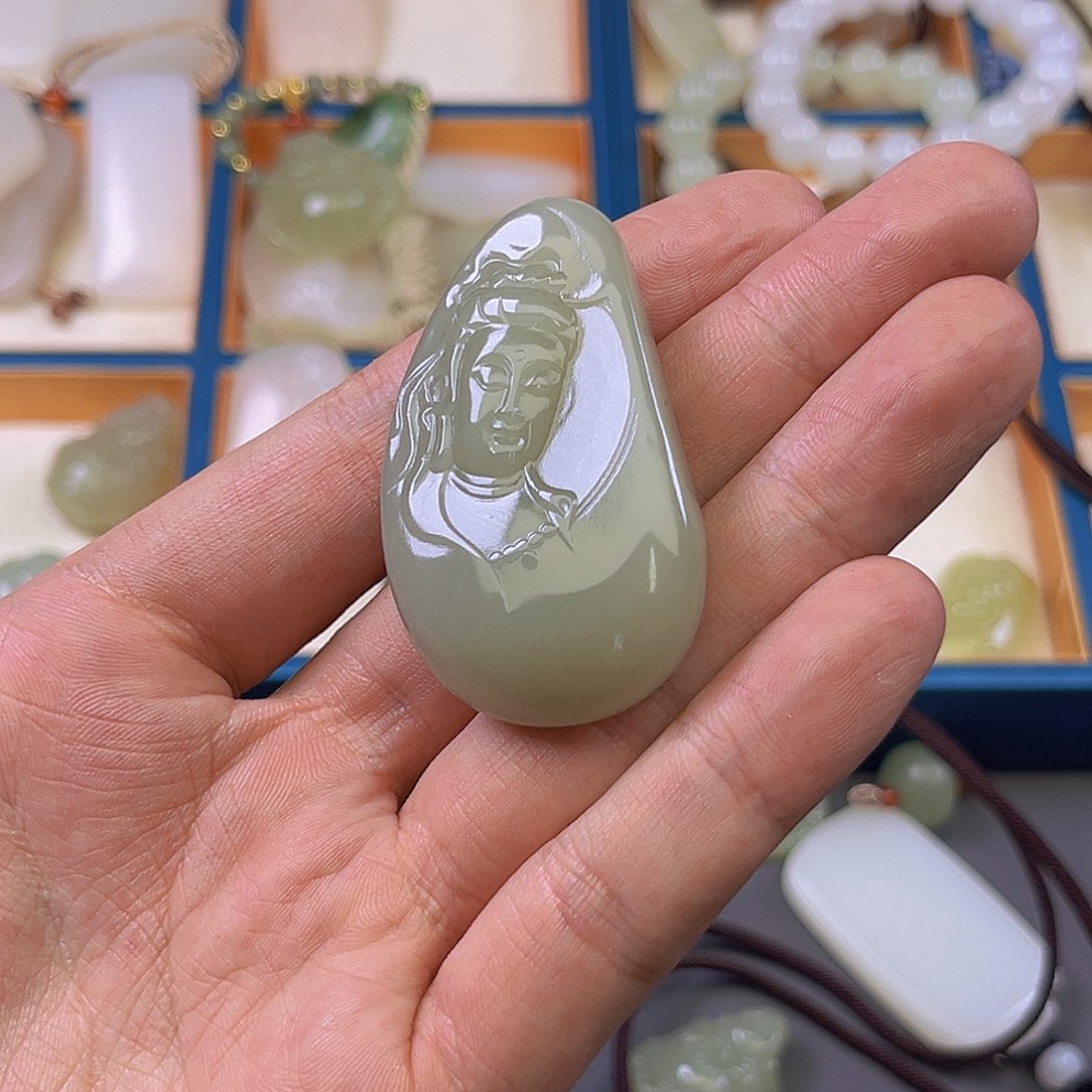 和田玉颈饰未镶嵌