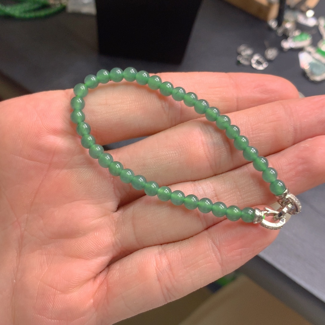 翡翠手链未镶嵌天然