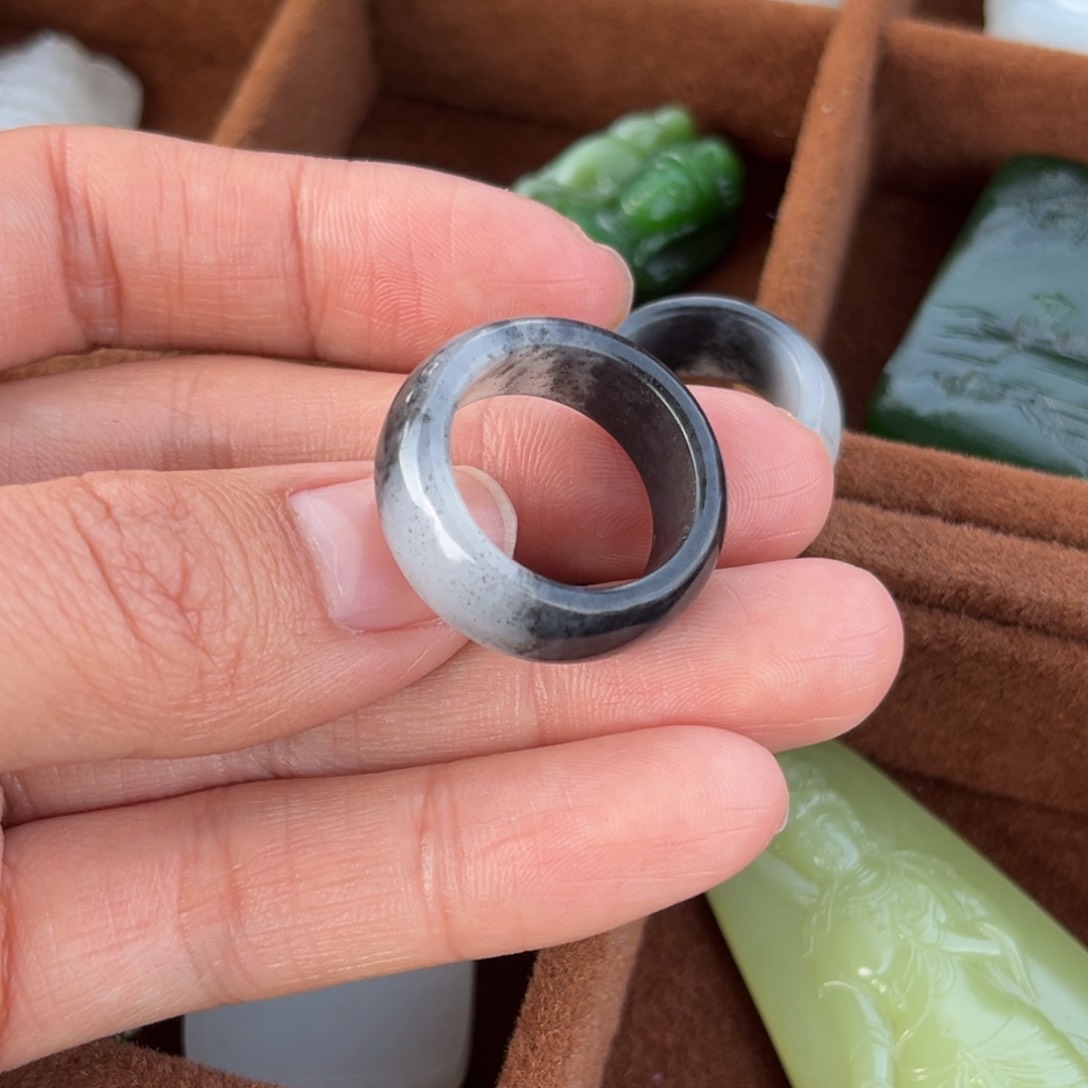 和田玉未镶嵌戒指