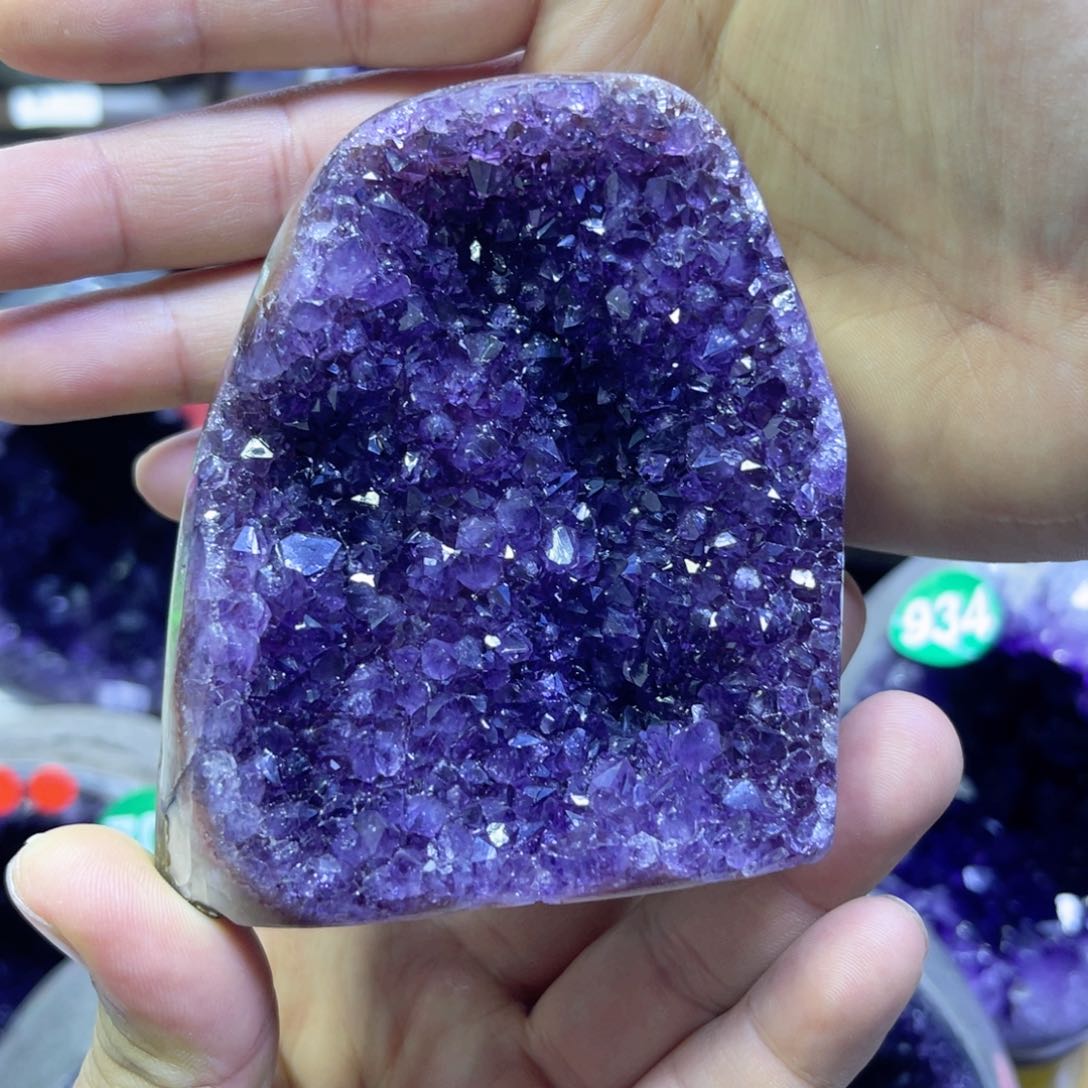 水晶摆件未镶嵌紫水晶