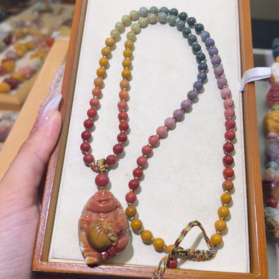 石英质玉未镶嵌颈饰