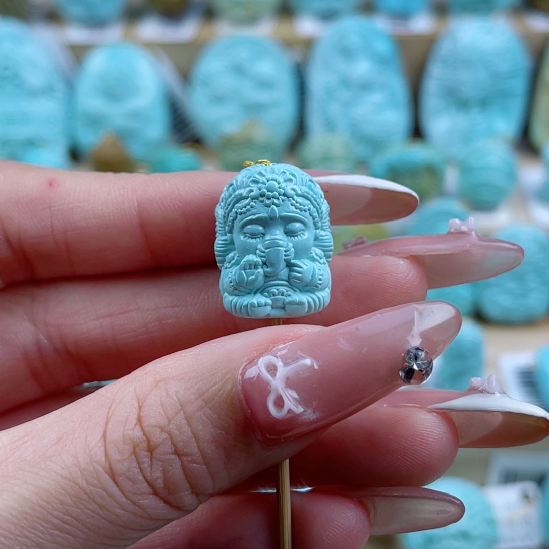 绿松石未镶嵌珠宝奇石