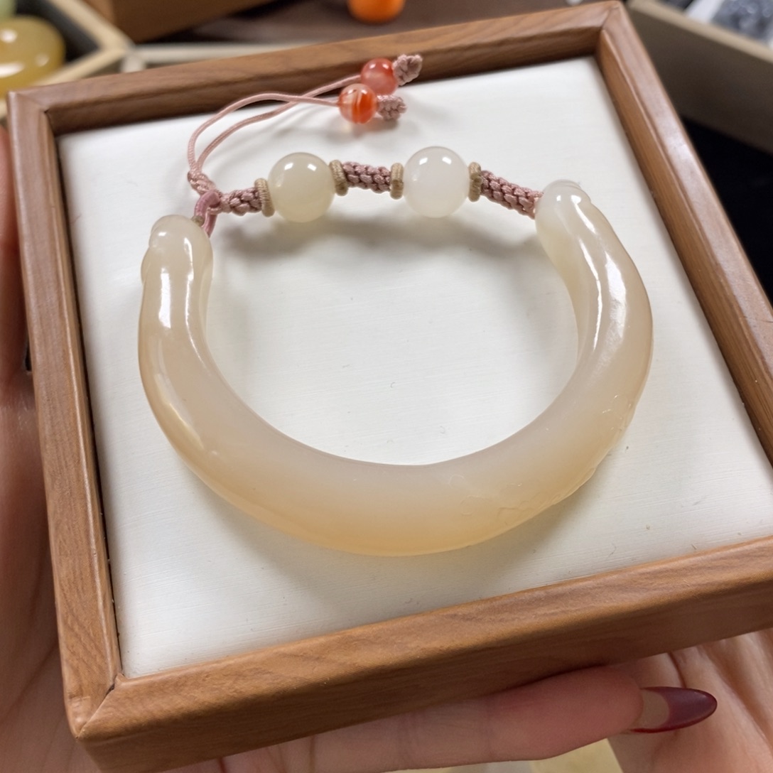 【闪购商品】和田玉半镯54未镶嵌