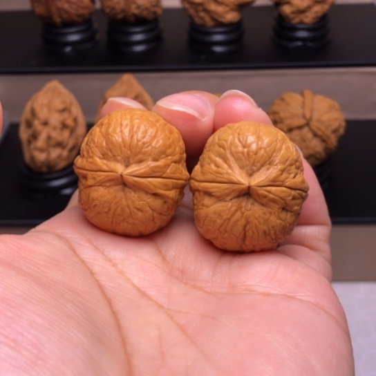 文玩核桃把件蛇皮球33