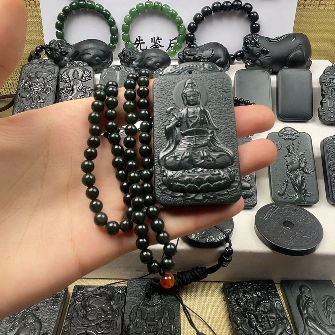 山***客和田玉未镶嵌颈饰