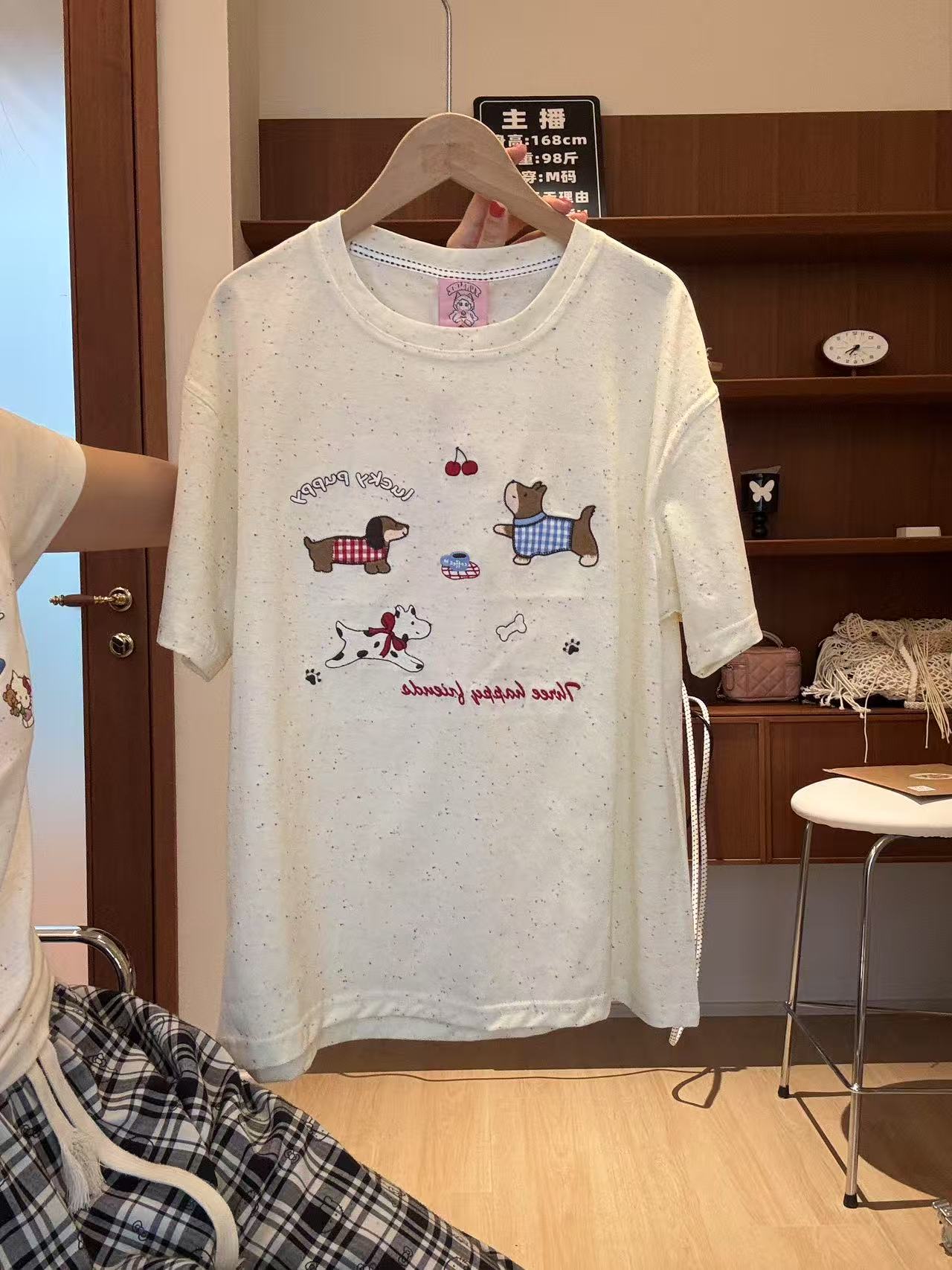 小狗图案印花白色短袖