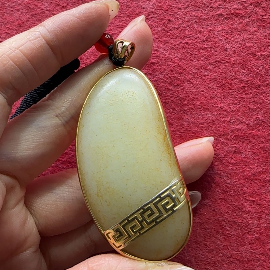 和田玉未镶嵌车挂