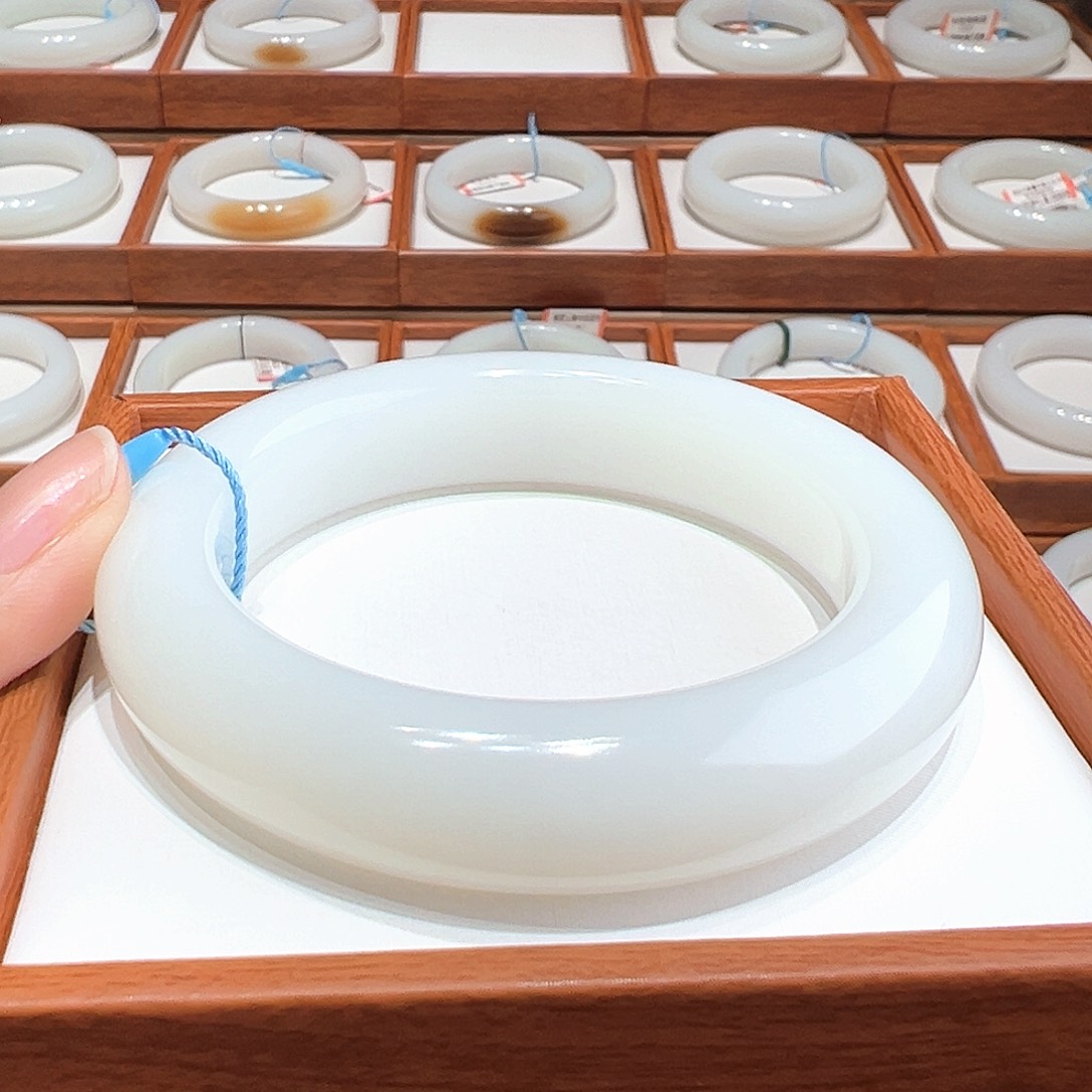 和田玉手镯5758未镶嵌