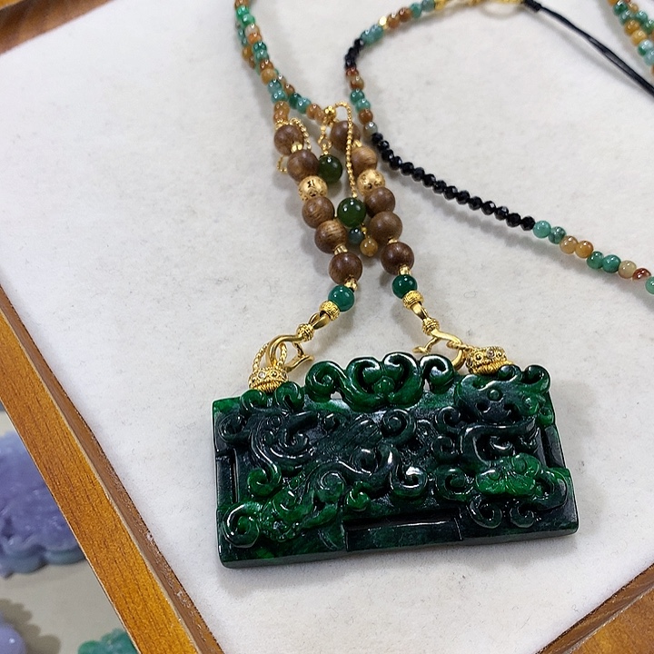 翡翠未镶嵌颈饰翡翠吊坠