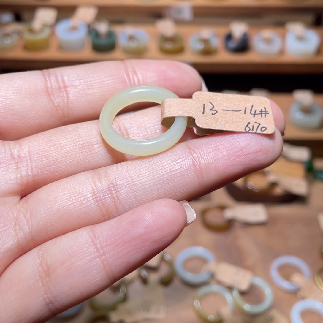 和田玉戒指未镶嵌16.6