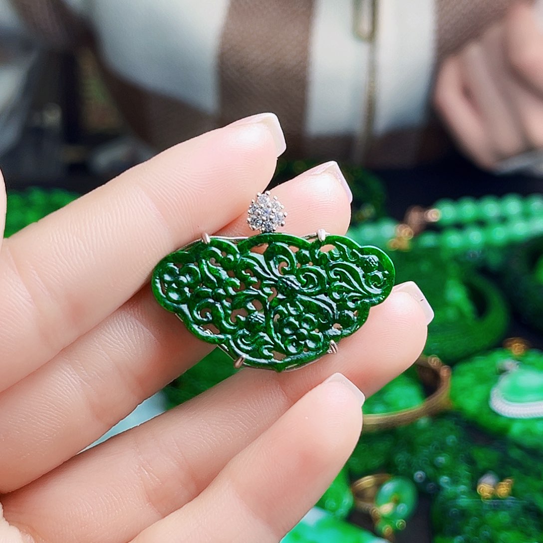 颈饰银S925镶嵌翡翠多样性