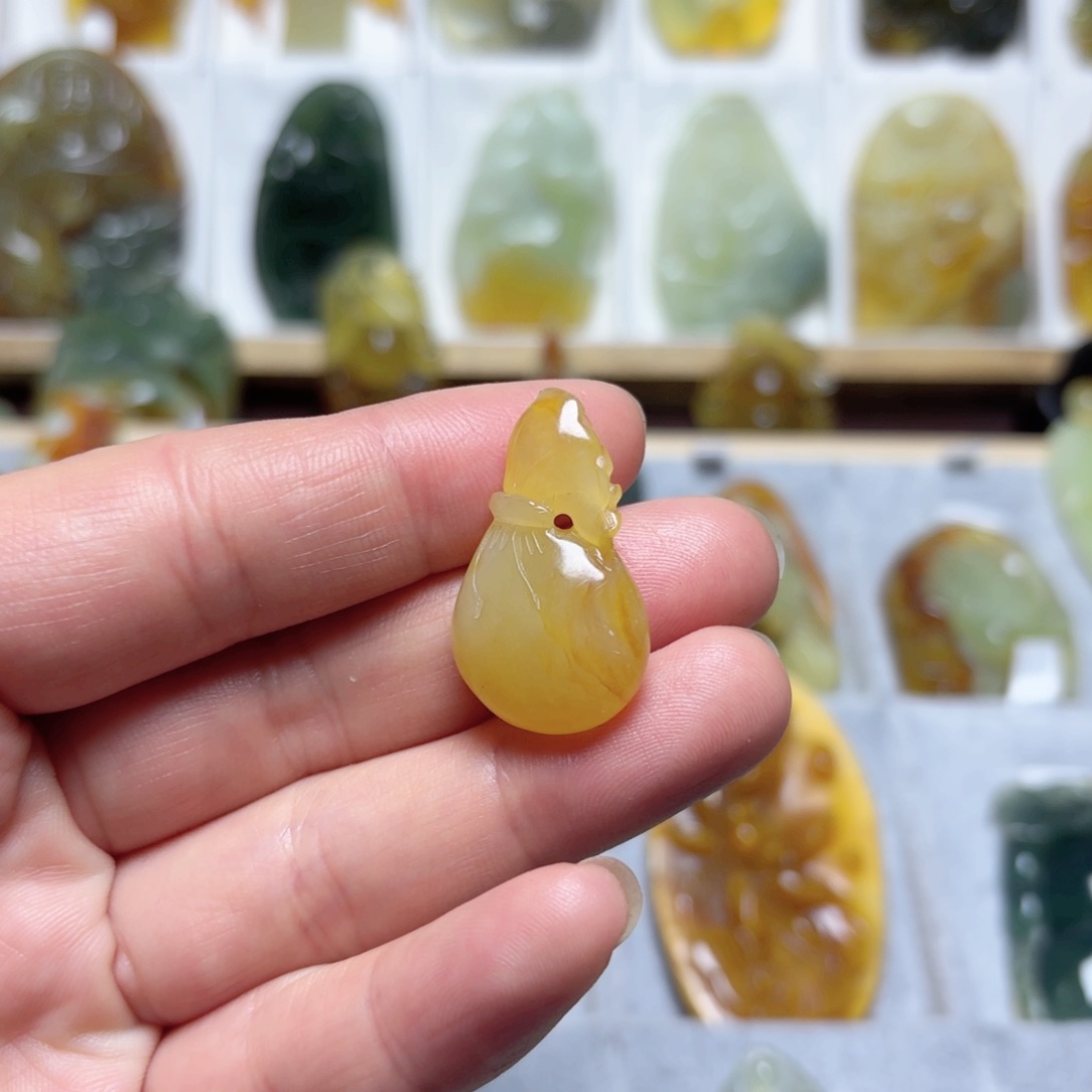 蛇纹石玉吊坠(不含链)未镶嵌