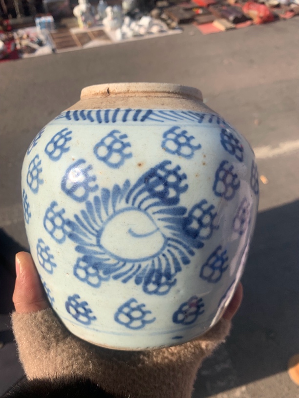 精品青花罐，完完整整