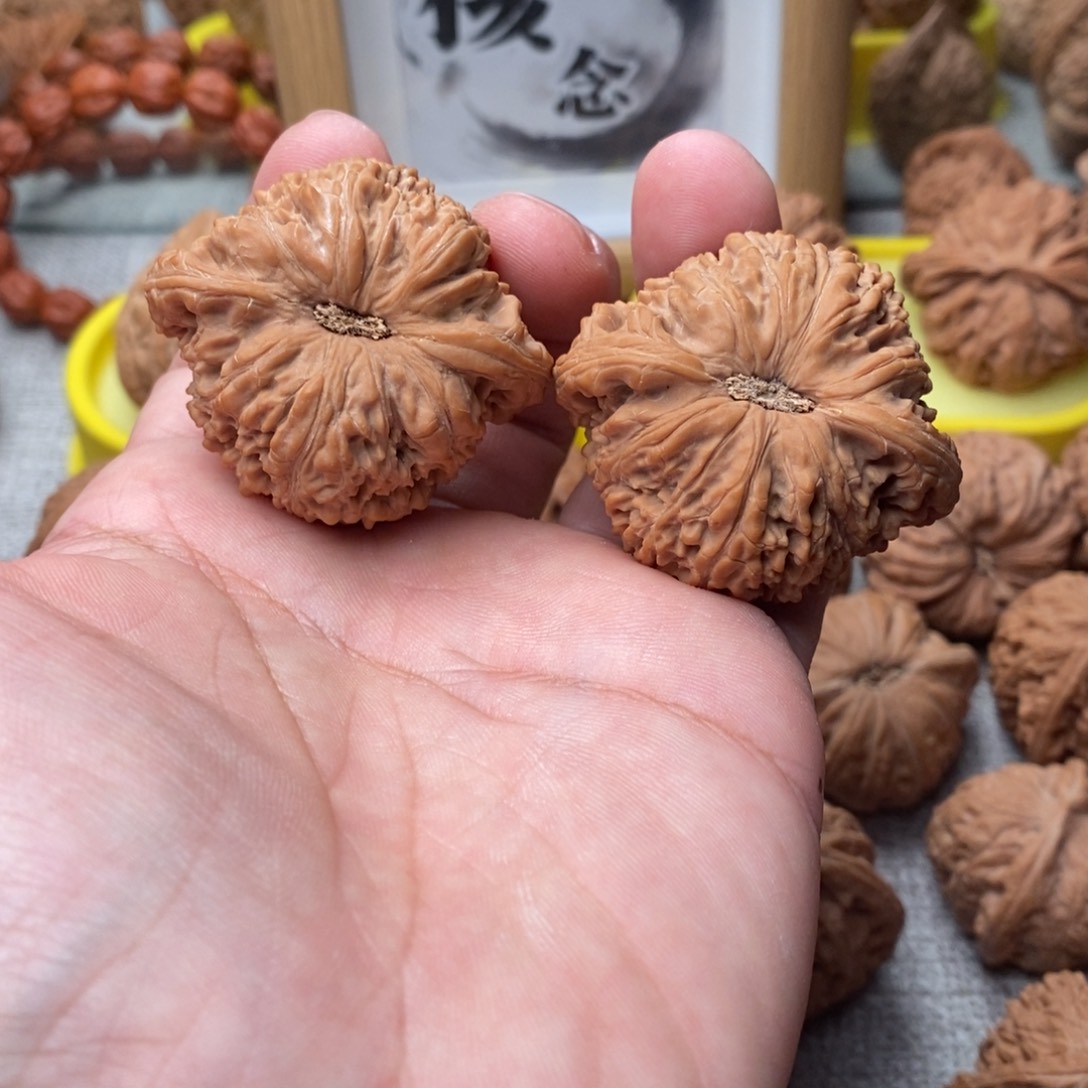 文玩核桃吊坠泥鳅背45