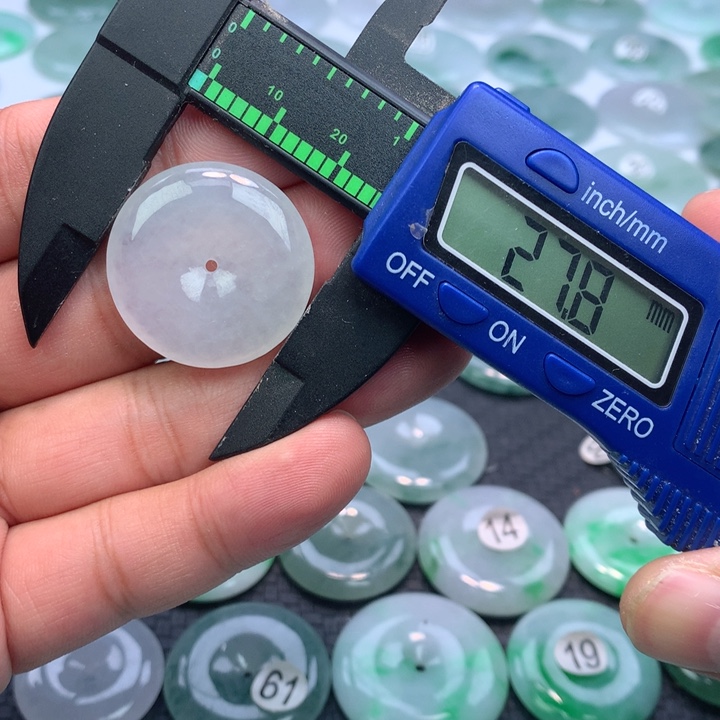 翡翠颈饰未镶嵌缅甸天然A货翡翠