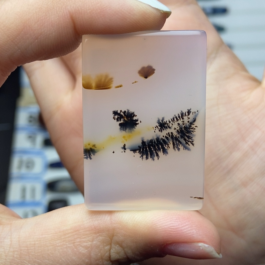 玛瑙/玉髓颈饰未镶嵌