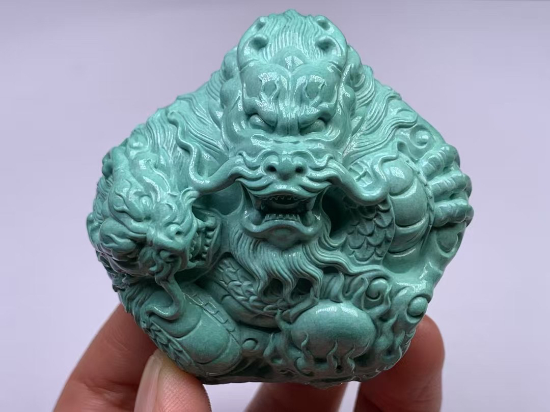 精品绿松石雕刻龙牌吊坠挂件