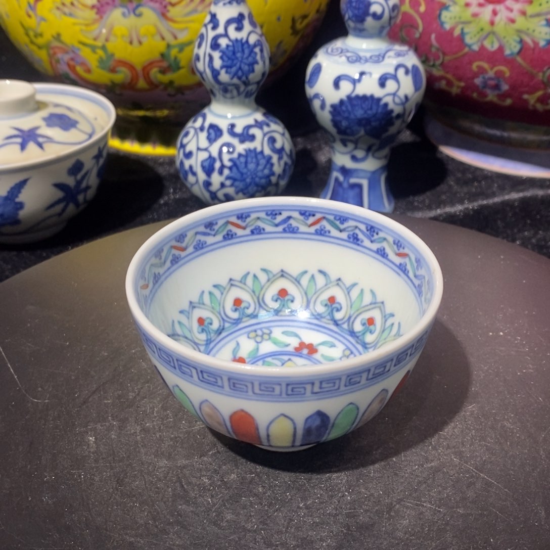 青花龙纹三才盖碗巴*