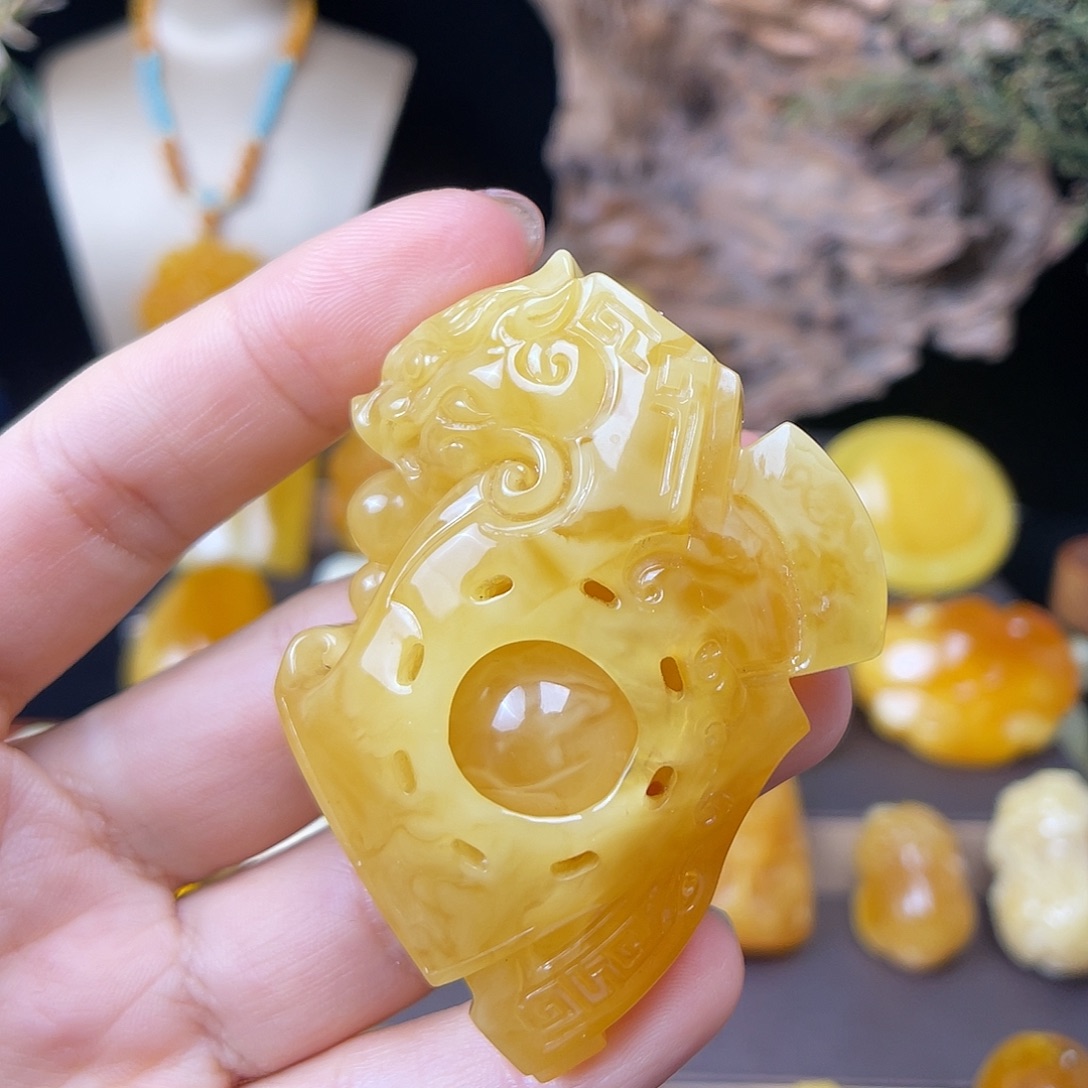 琥珀未镶嵌珠宝奇石