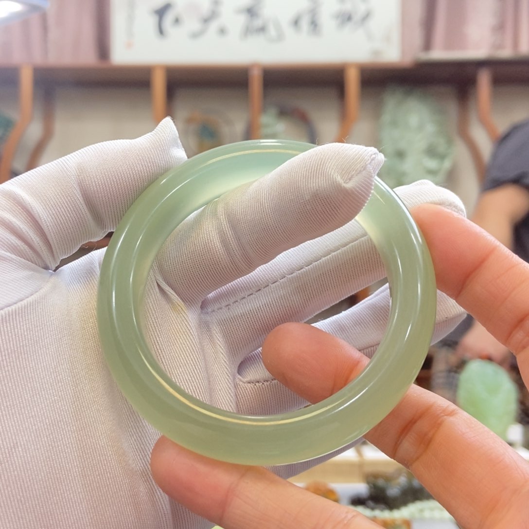 蛇纹石玉手鐲（60）未镶嵌闯