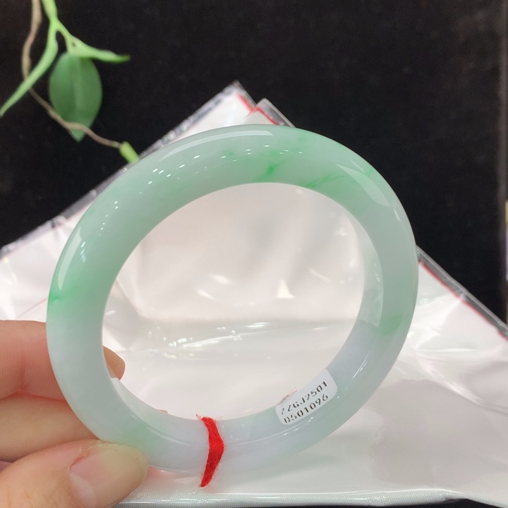 翡翠手镯未镶嵌111/1096