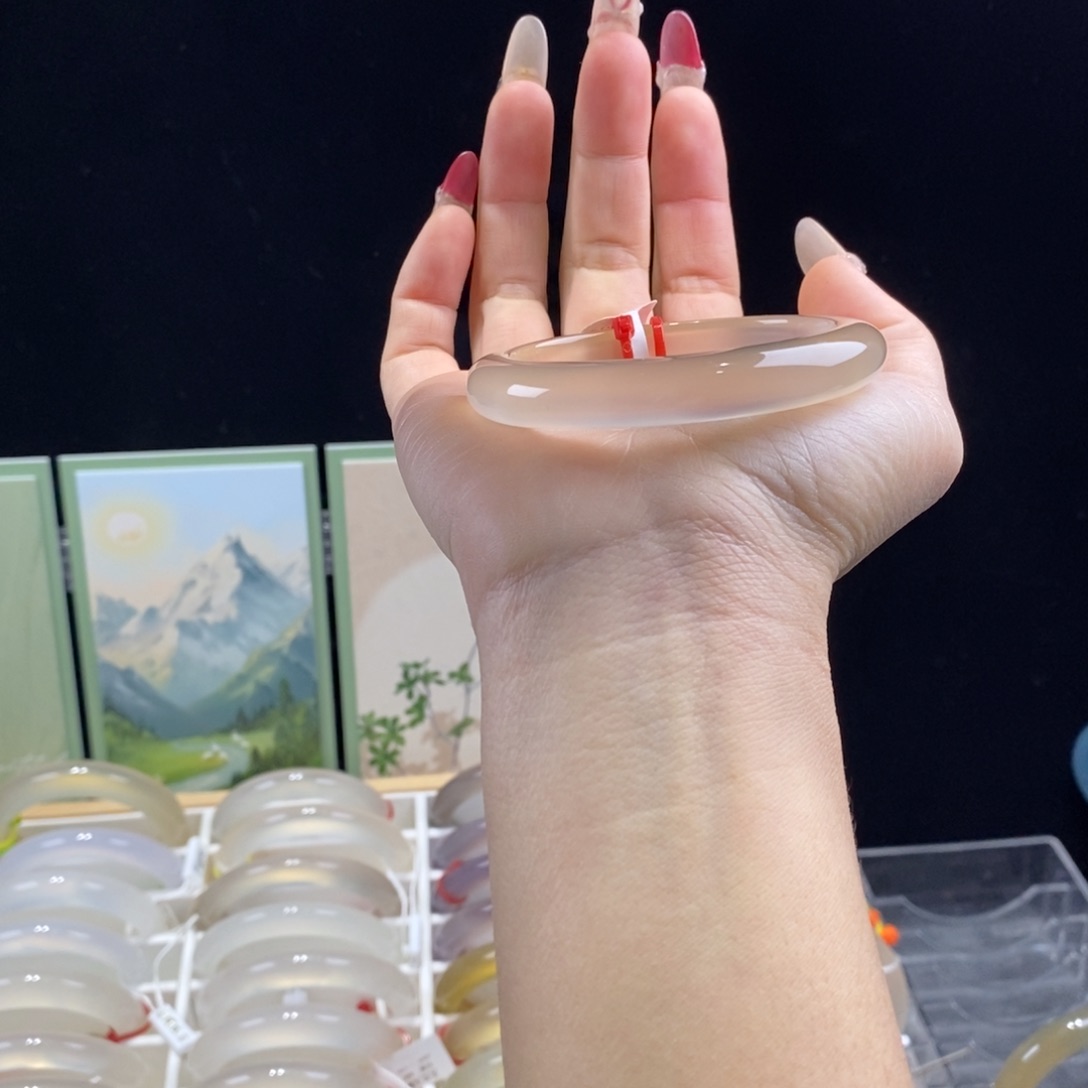 玛瑙/玉髓手镯未镶嵌